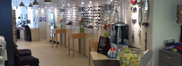 Optiek, optieker, brillen, glazen, contactlenzen, monturen, zonnebril